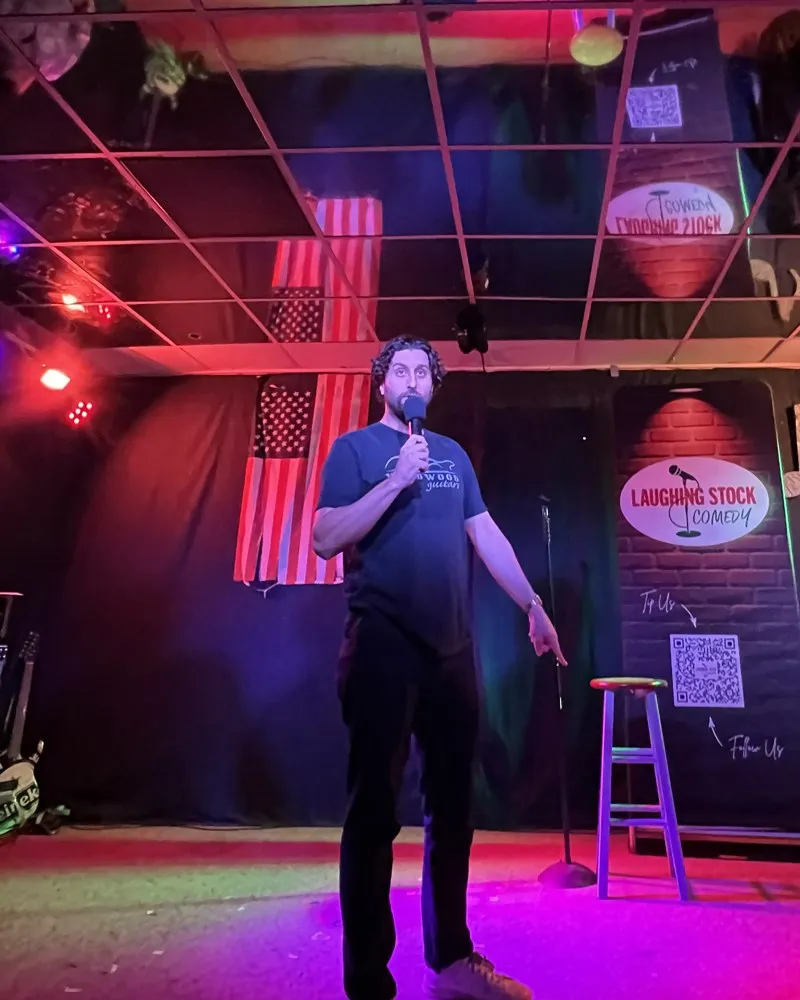 Brad Schutz performing