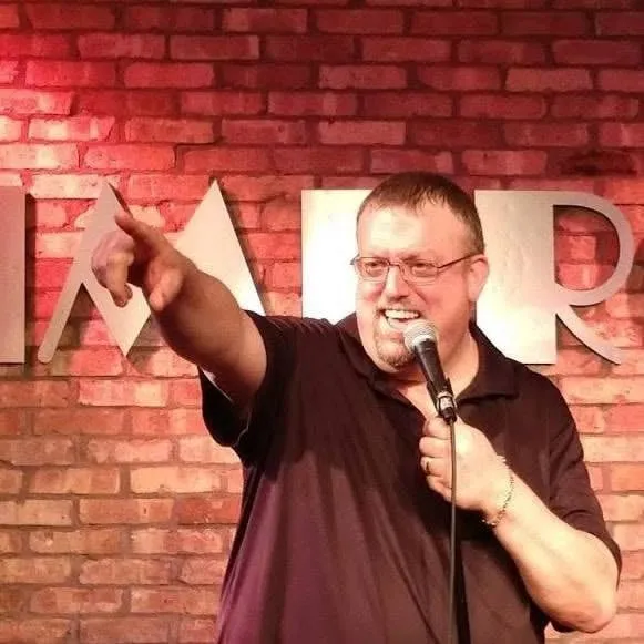 Craig Schaffer performing