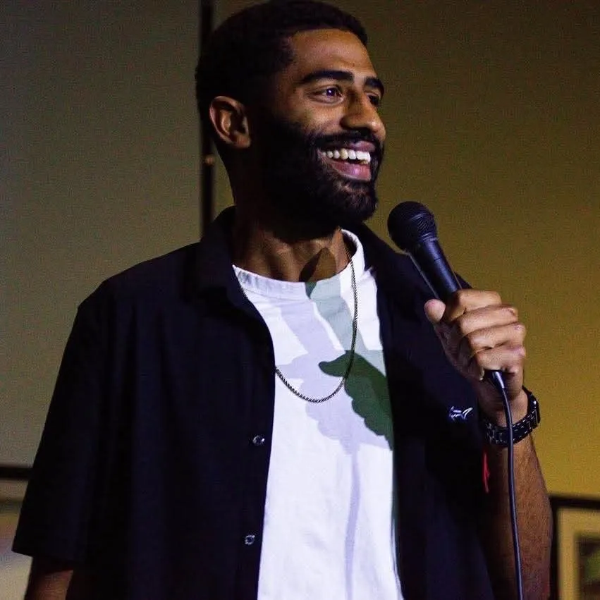 JP Henriquez performing